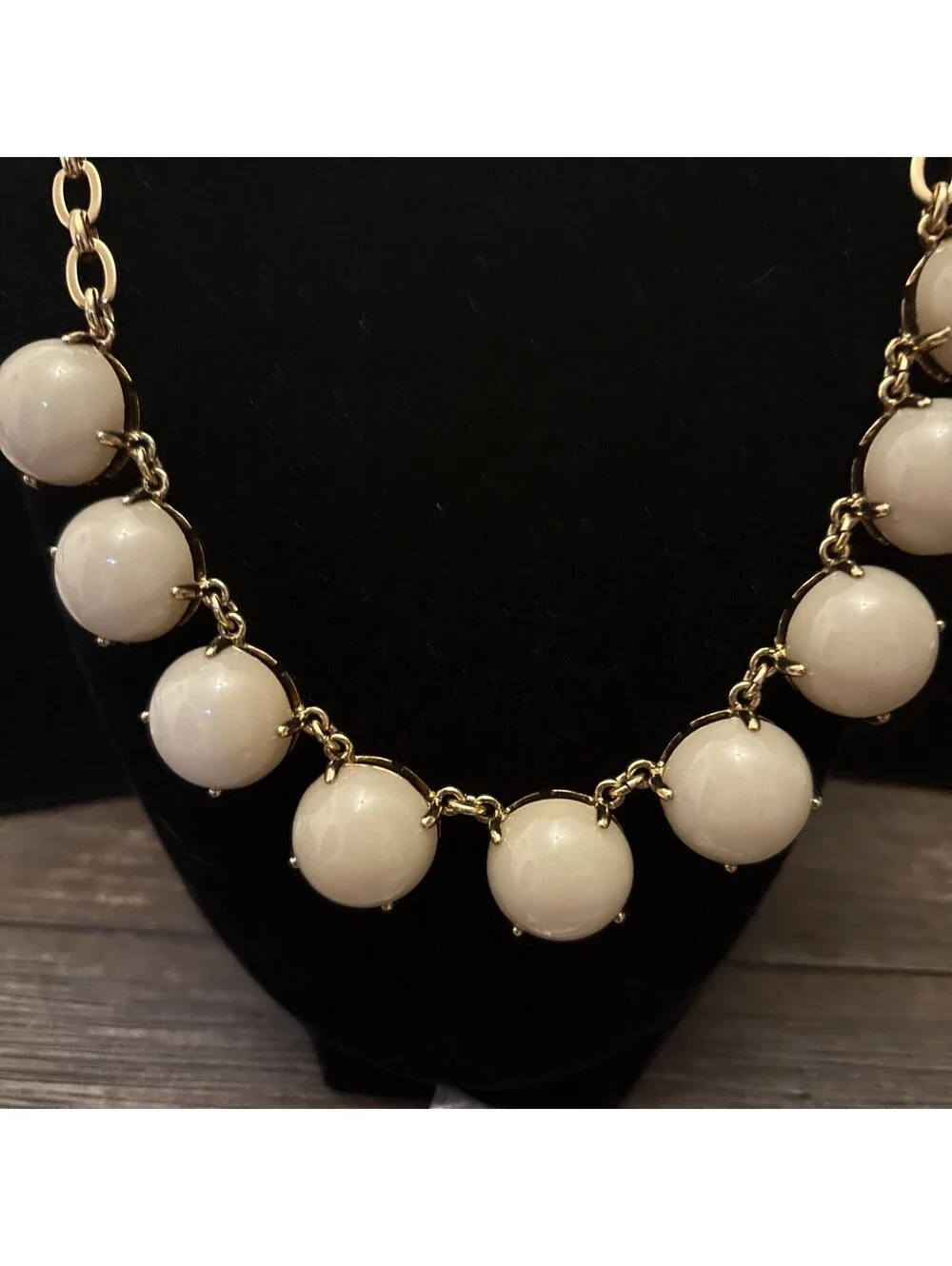 GOLD TONE J CREW BEIGE / NUDE 20” CABOCHON CHAIN NECKLACE